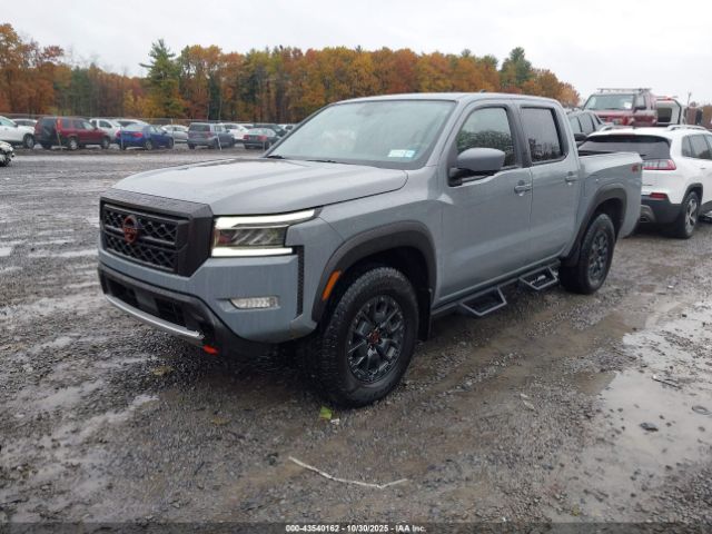 Nissan Frontier Pro-4x 4x4 Image 2