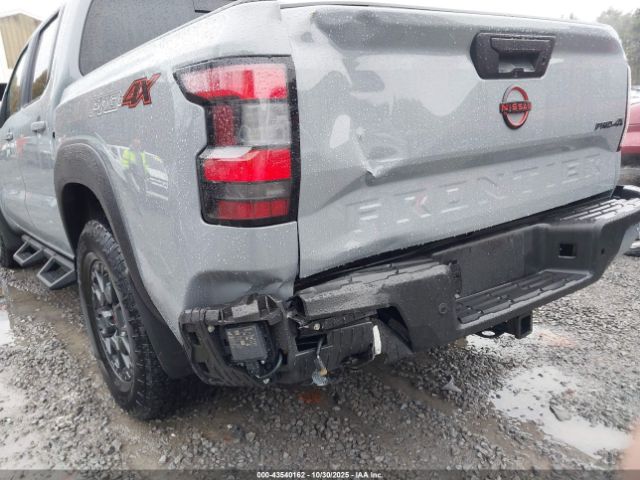 Nissan Frontier Pro-4x 4x4 Image 10