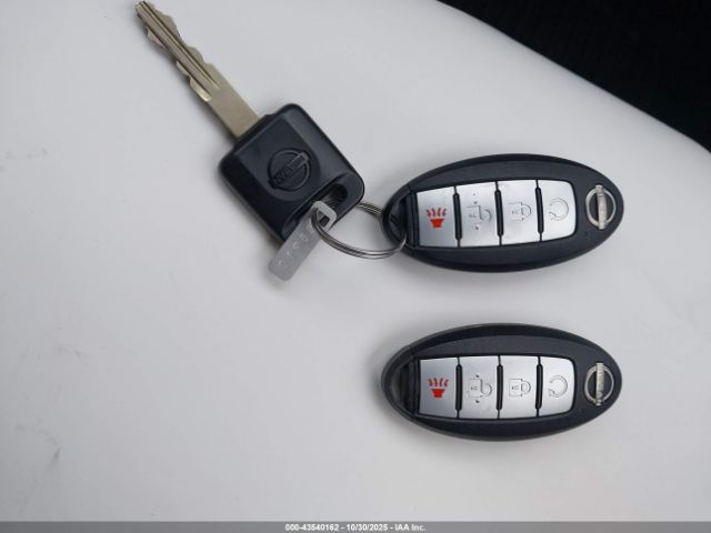 Nissan Frontier Pro-4x 4x4 Image 7