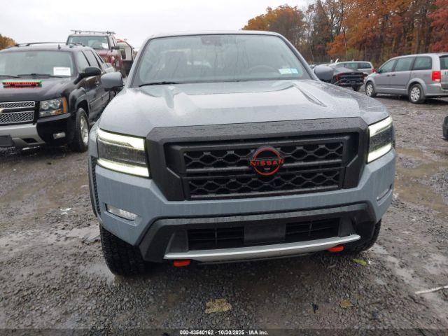 Nissan Frontier Pro-4x 4x4 Image 8