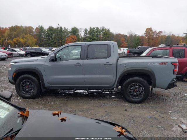 Nissan Frontier Pro-4x 4x4 Image 12