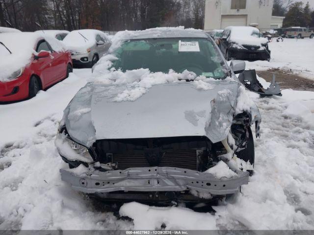 Subaru Impreza 2.0i Premium Image 12