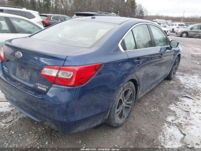 Subaru Legacy 2.5i Premium Image 10