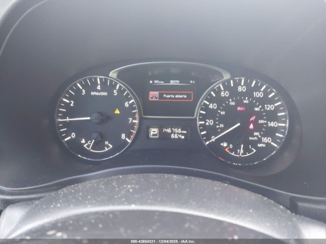 Nissan Pathfinder Platinum Image 3