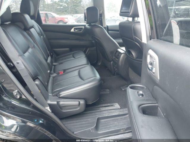 Nissan Pathfinder Platinum Image 13