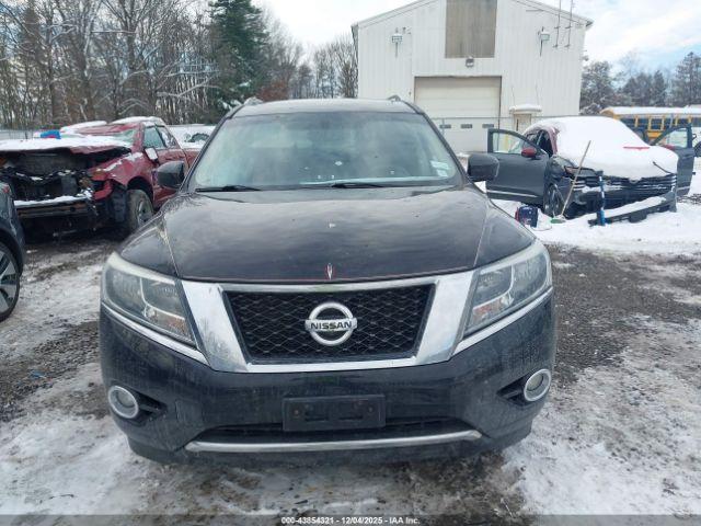 Nissan Pathfinder Platinum Image 8