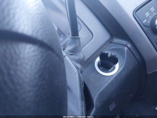 Ram 2500 Tradesman  4x4 8' Box Image 12