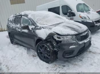  Salvage Chrysler Pacifica