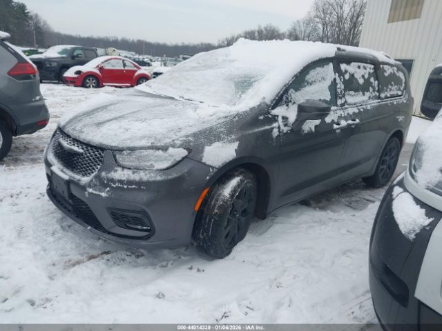 Chrysler Pacifica Touring L Awd Image 5