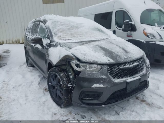 Chrysler Pacifica Touring L Awd Image 11