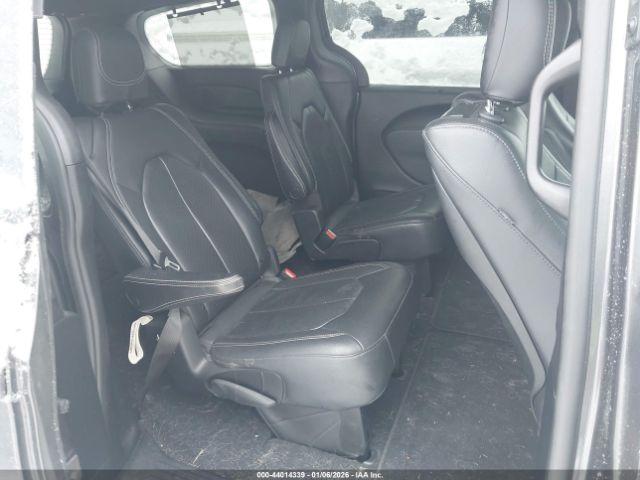 Chrysler Pacifica Touring L Awd Image 10