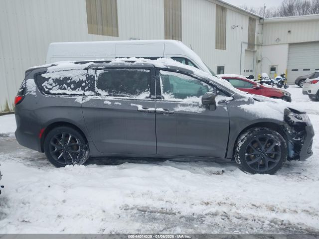 Chrysler Pacifica Touring L Awd Image 4